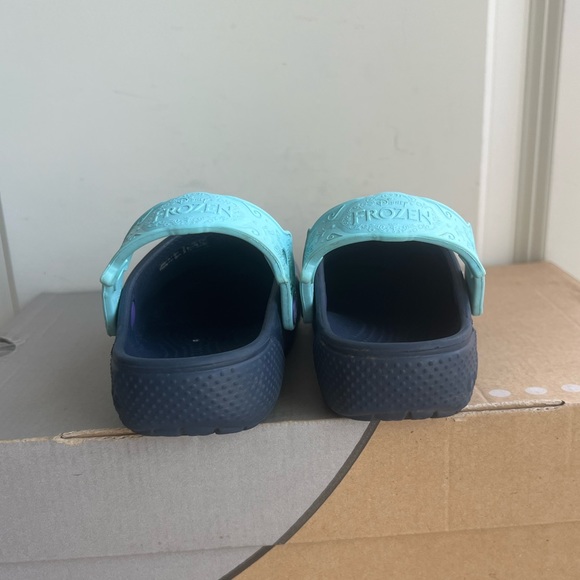CROCS Disney Frozen Toddler Sandal- SZ 10 C - Picture 8 of 13